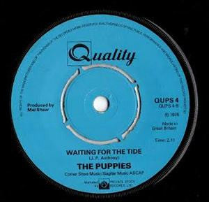 The Puppies (2) : Sea Of Love (7", Single)