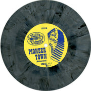 Helen And The Horns : Freight Train (7", Single, Gre)