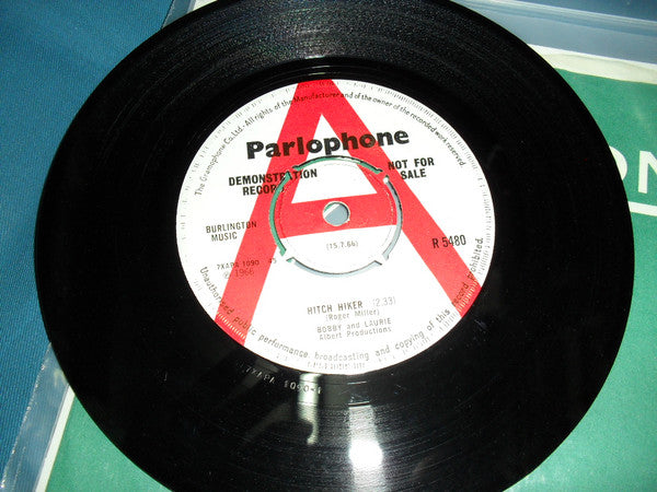 Bobby And Laurie : Hitch Hiker (7", Single, Promo)
