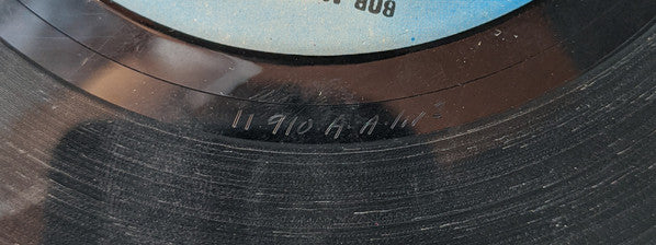 Bob Marley & The Wailers : Is This Love / Crisis (Version) (7", Single)